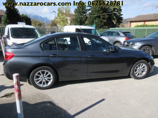 BMW 318 d Business Advantage aut. NAVIGATORE/FARI LED