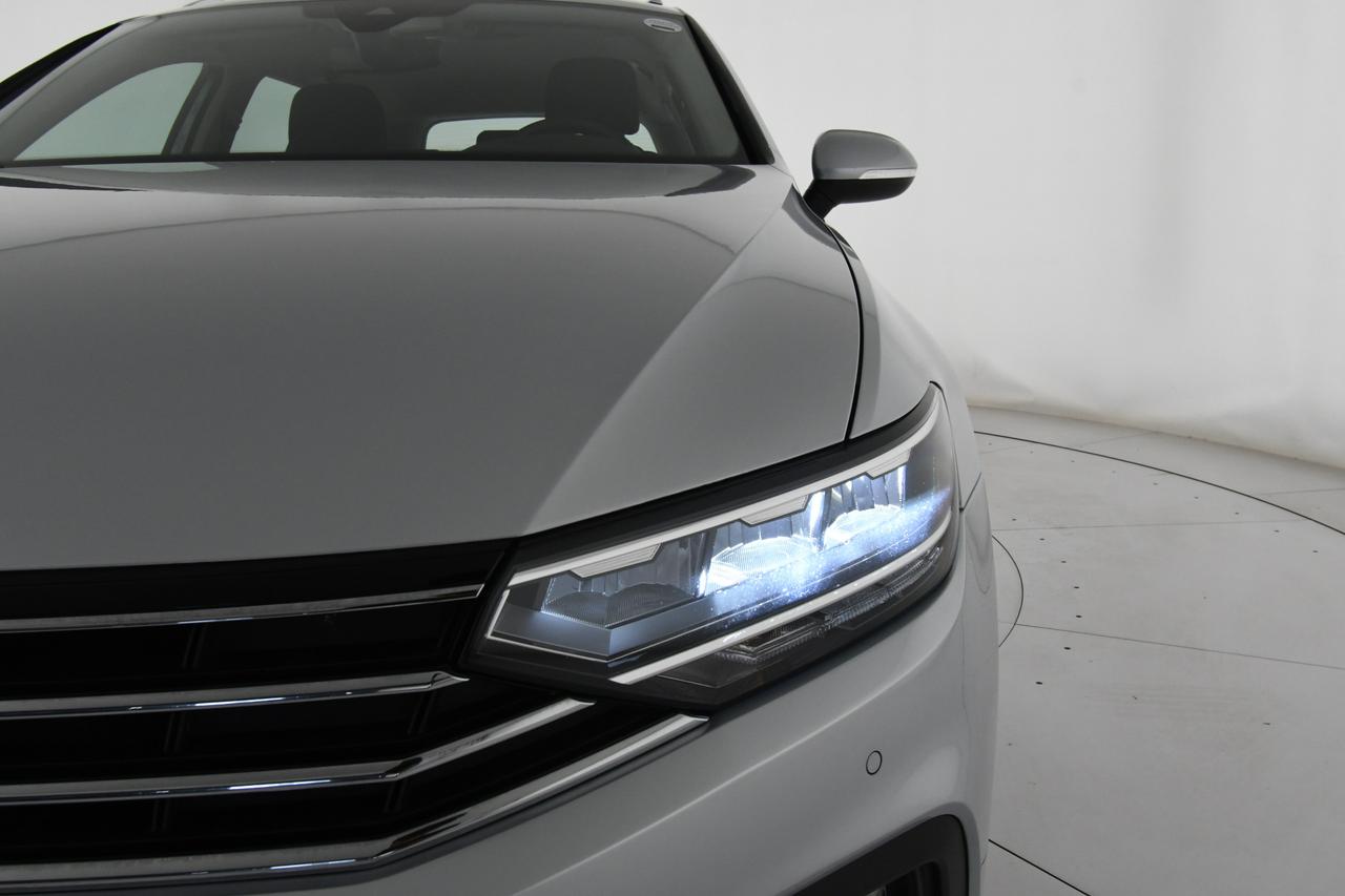 VOLKSWAGEN Passat Variant 2.0 tdi Business 122cv dsg NEOPATENTATI+ACC+CAMERA
