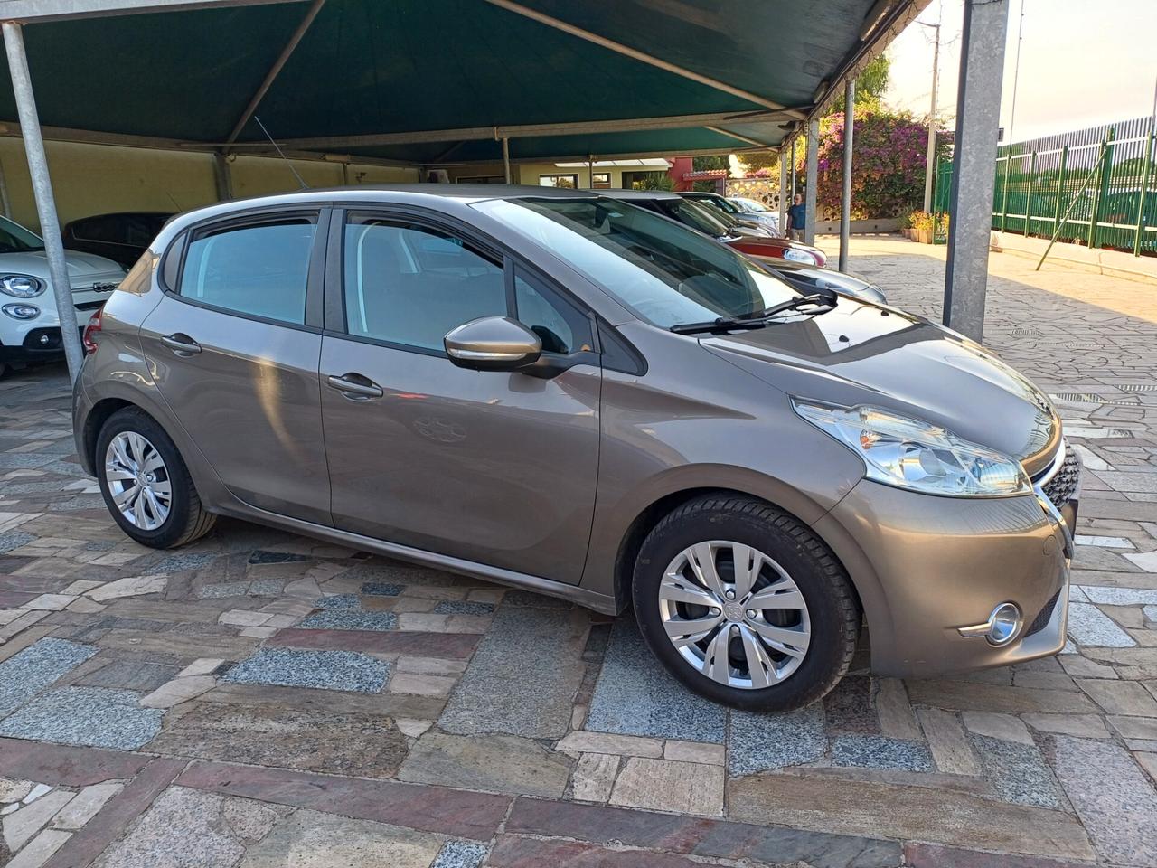 Peugeot 208 1.4 HDi 68 CV 5 porte Active