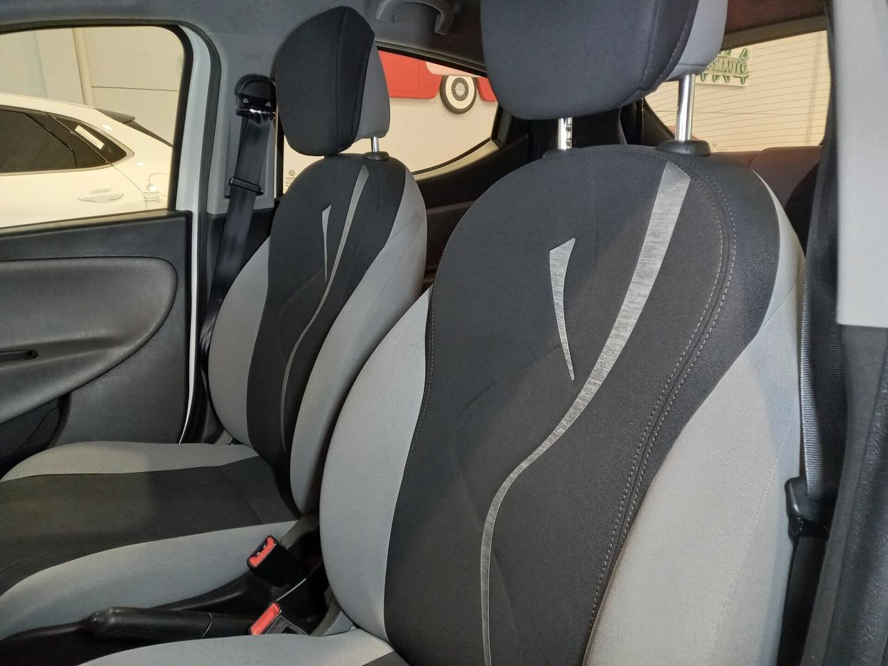 Lancia Ypsilon 1.3 MJT 16V 95 CV 5 porte Gold