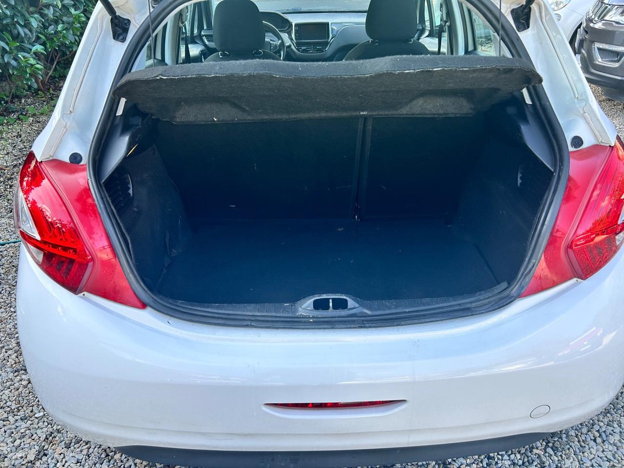 Peugeot 208 1.4 HDi 68 CV 5 porte Allure