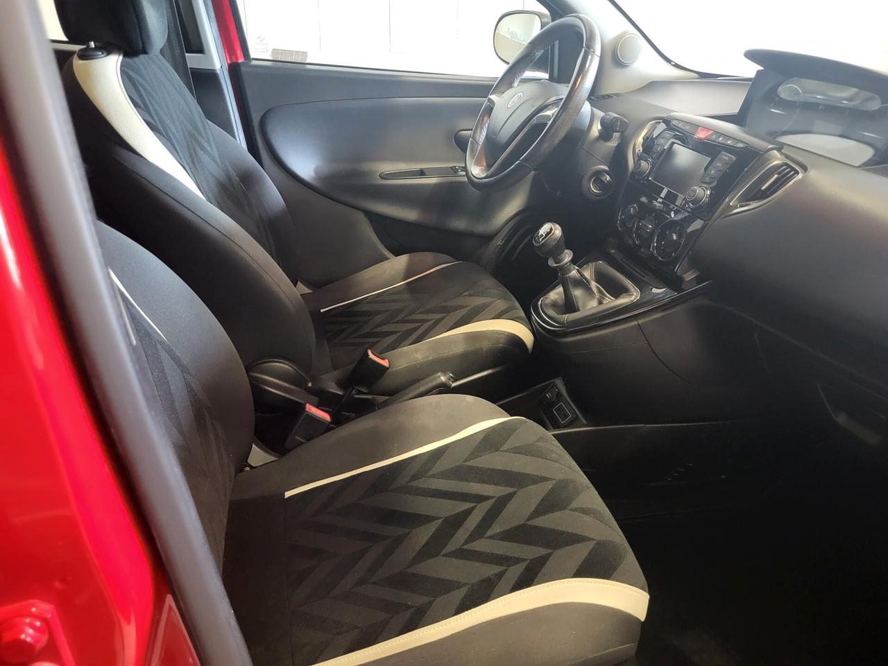 Lancia Ypsilon 1.2 69 CV 5 porte GPL Ecochic Gold