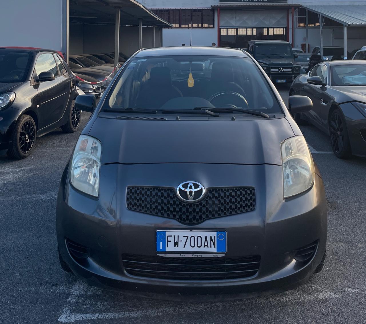 Toyota Yaris 1.0 5 porte Now