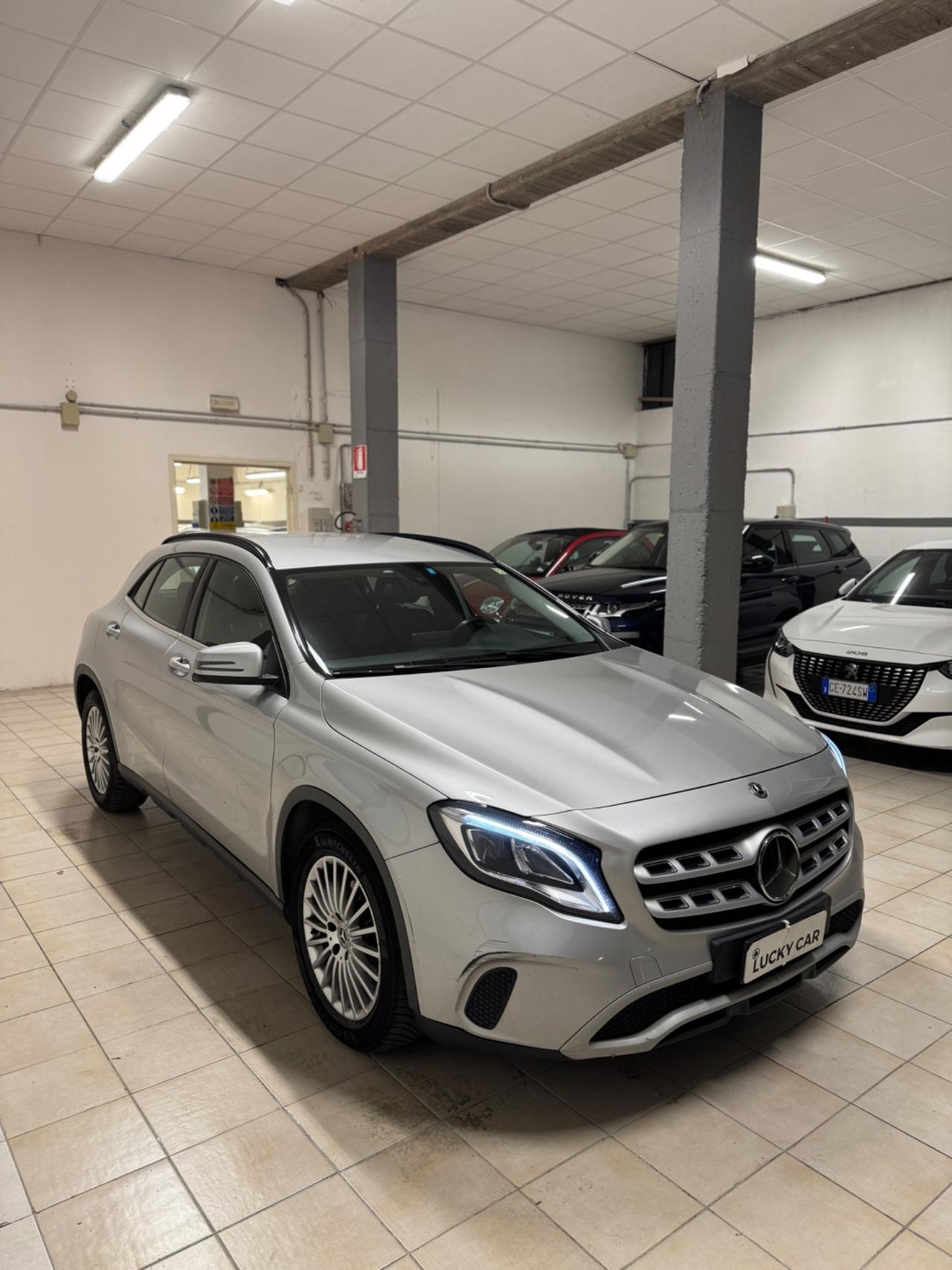 Mercedes-benz GLA 180 d Premium