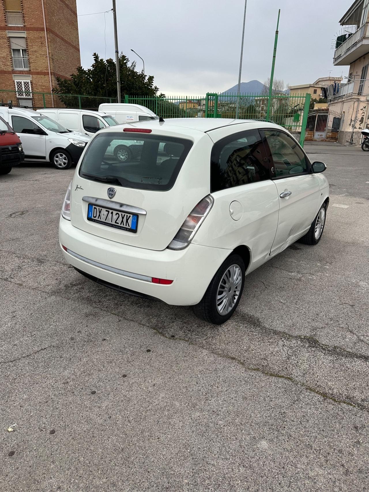 Lancia Ypsilon 1.4 Platino Ecochic GPL