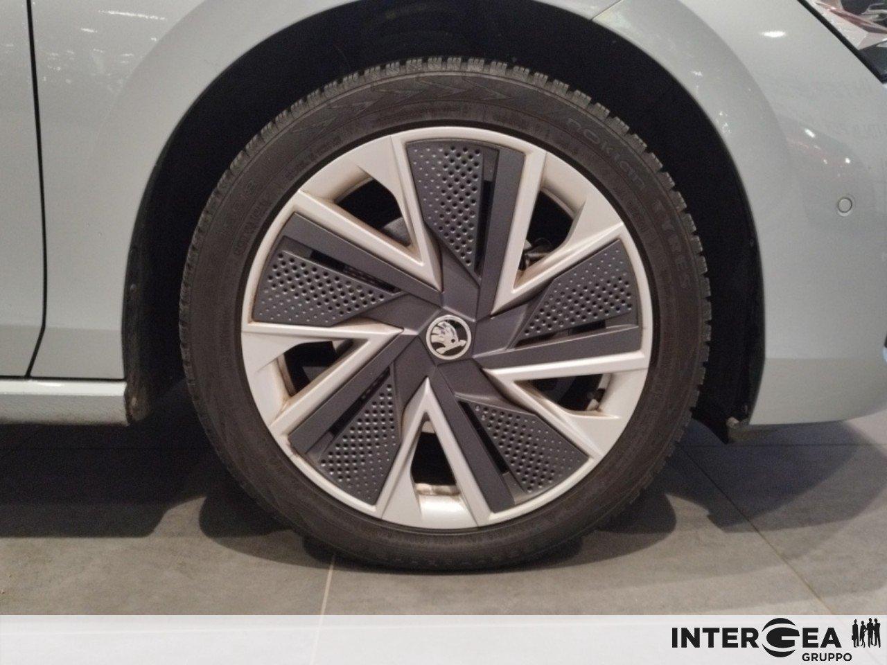 SKODA Superb Wagon 2.0 tdi Style 150cv dsg