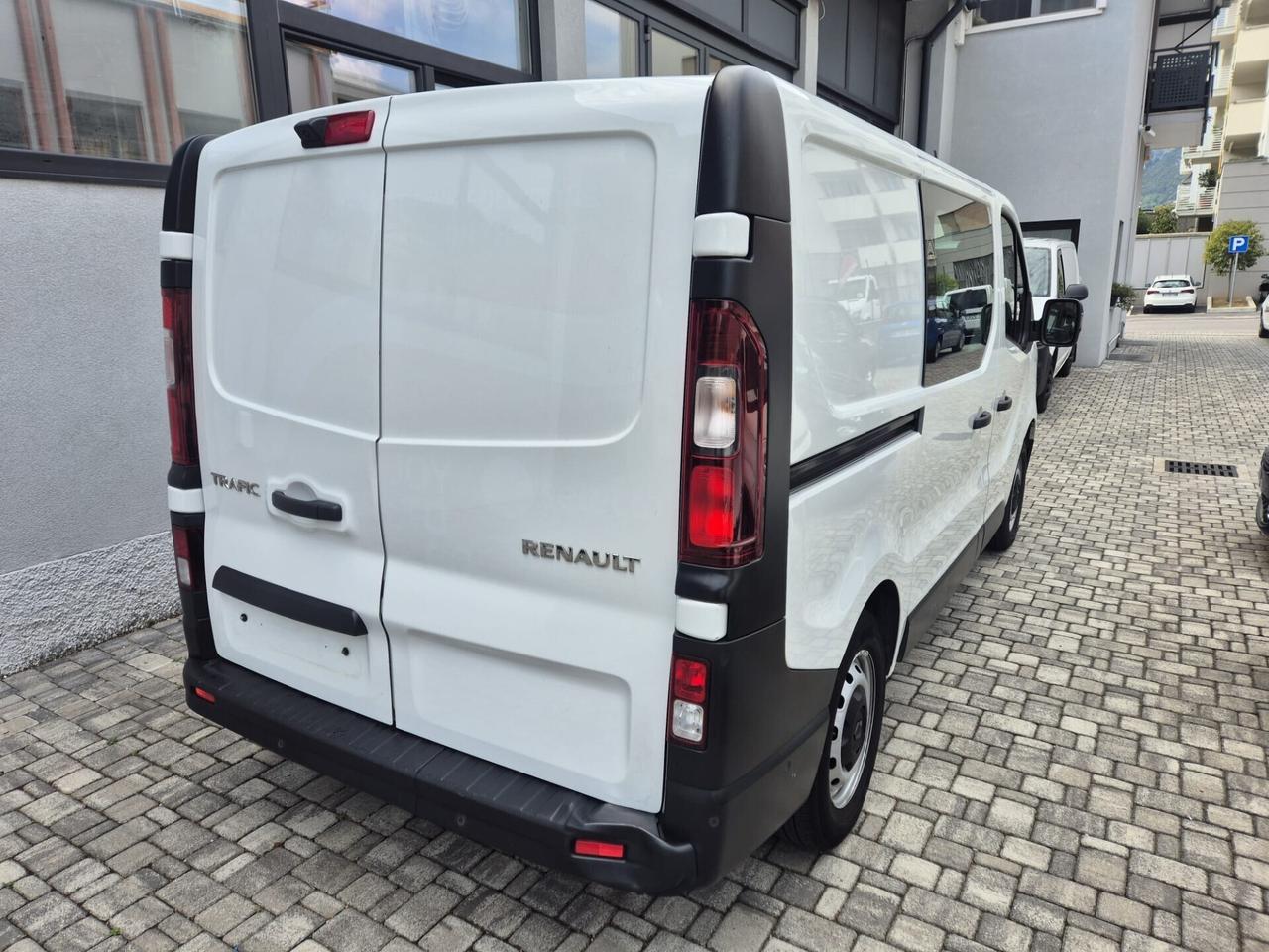 RENAULT TRAFIC 2.0 150 CV CONFORT 2.9T - PC - CAMBIO AUTOM - 6 POSTI