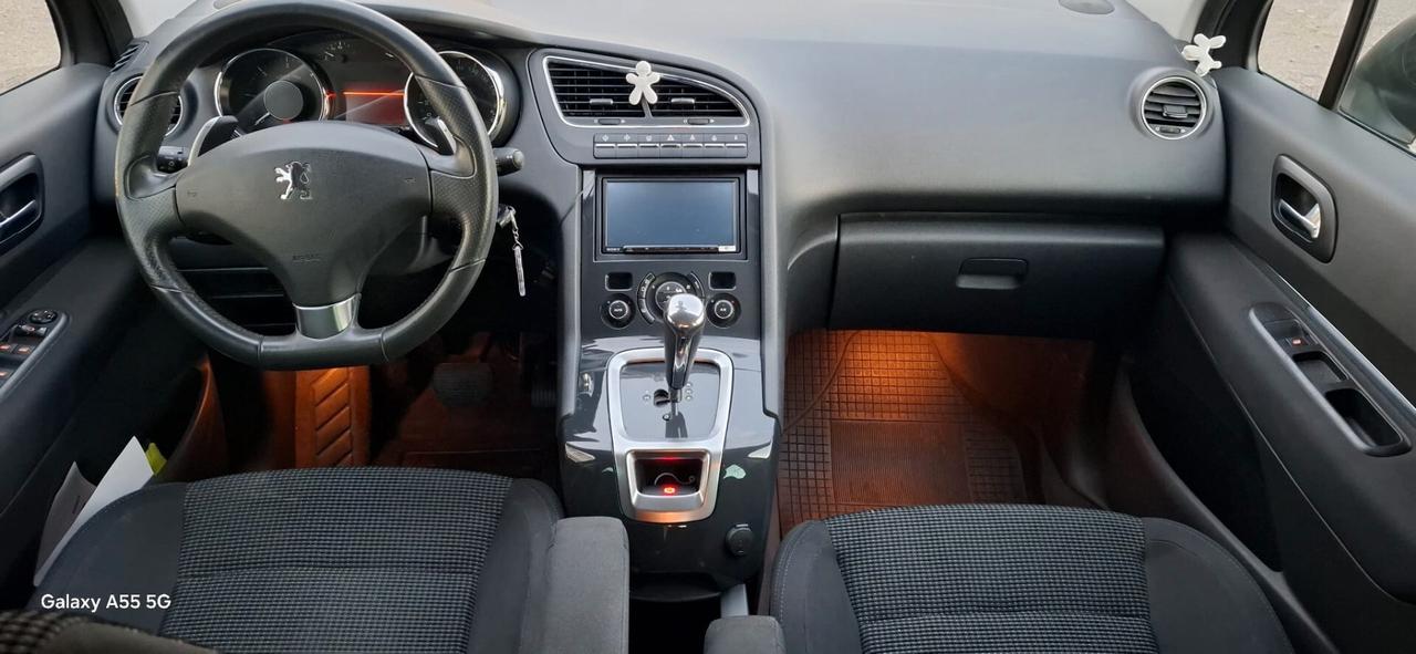 Peugeot 5008 1.6 HDi 112CV cambio robotizzato Tecno
