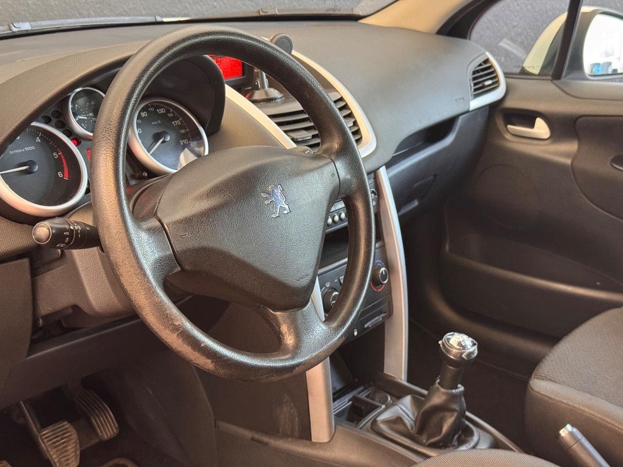Peugeot 207 1.4 HDi 70CV 5p. OK NEOPATENTATI