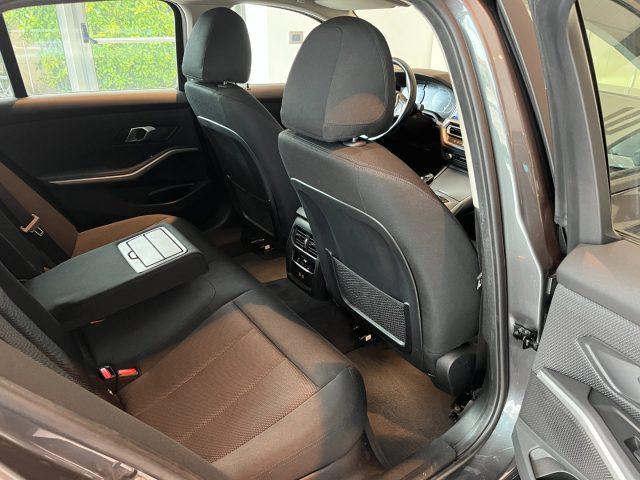 BMW 318 iA Touring Business Advantage StepTronic 156cv