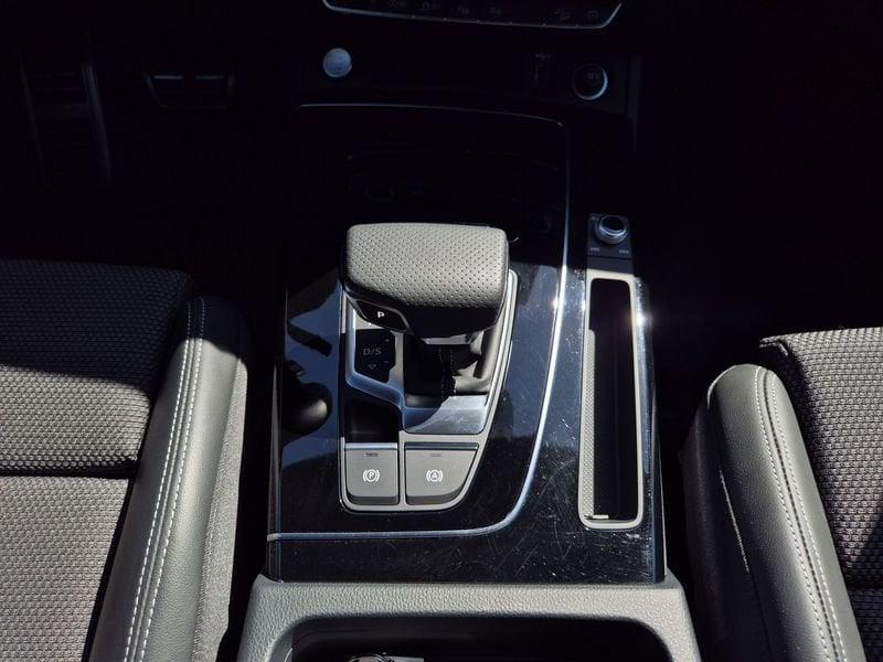 Audi Q5 Sportback 40 2.0 tdi mhev 12V Identity Black quattro s-tronic