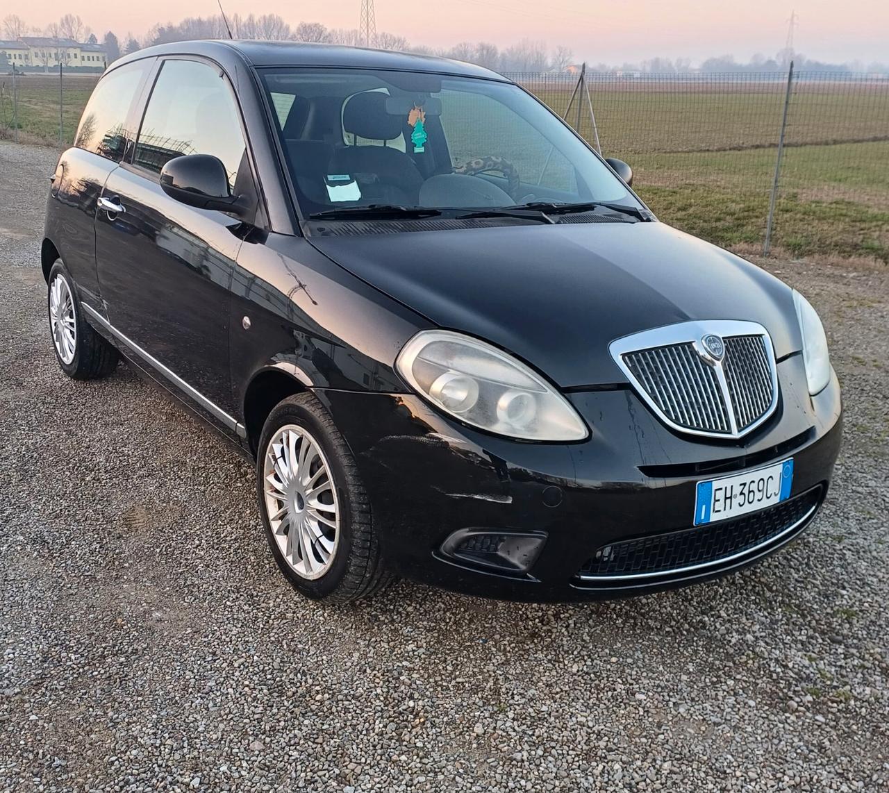 Lancia Ypsilon 1.2 69 CV 5 porte S&S Platinum