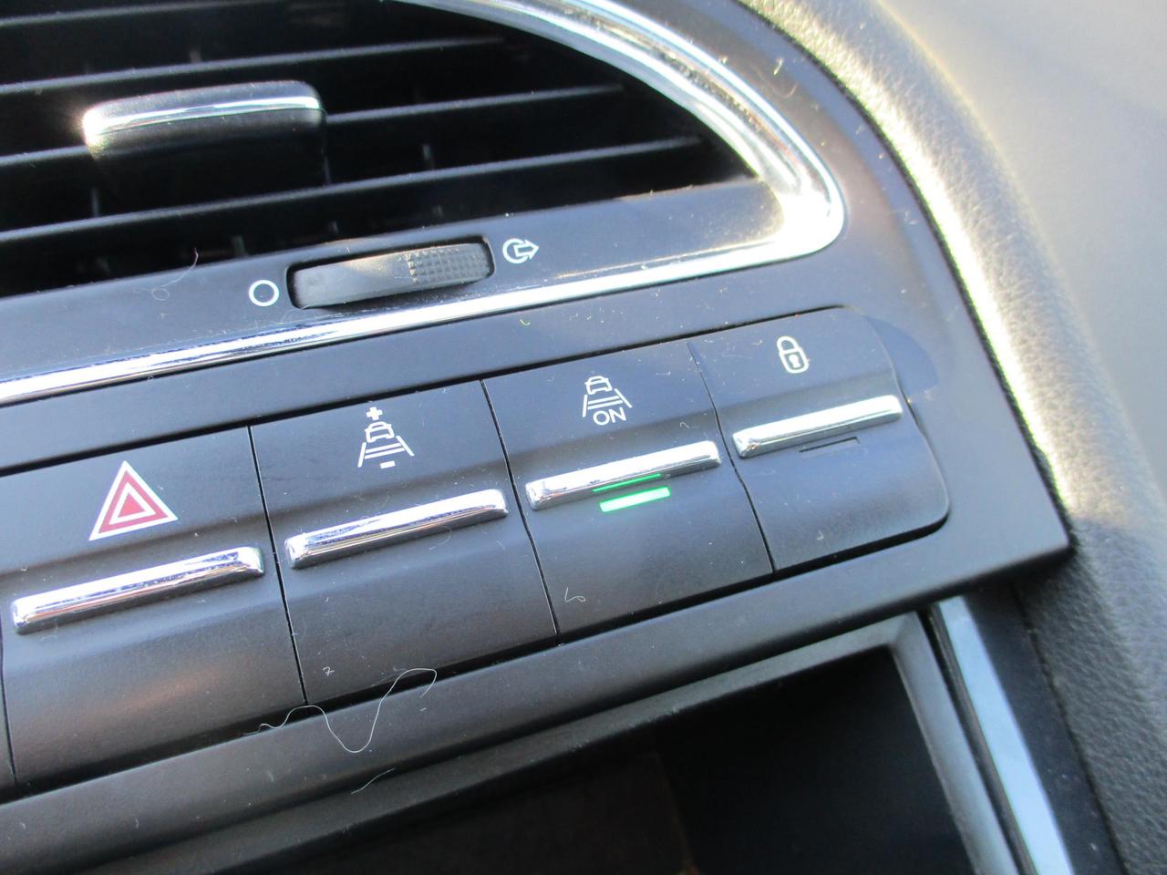 Peugeot 5008 5008 1.6 hdi 8v Business 115cv TETTO/Navi/7 Posti