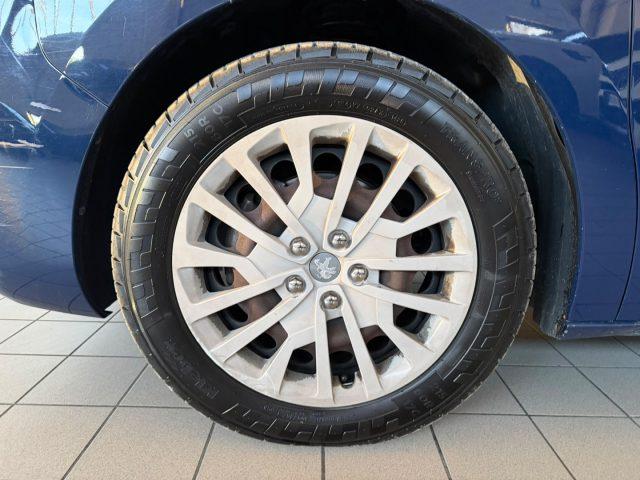 PEUGEOT Traveller BlueHDi EAT8 Compact //NAVI//BLUETOOTH//