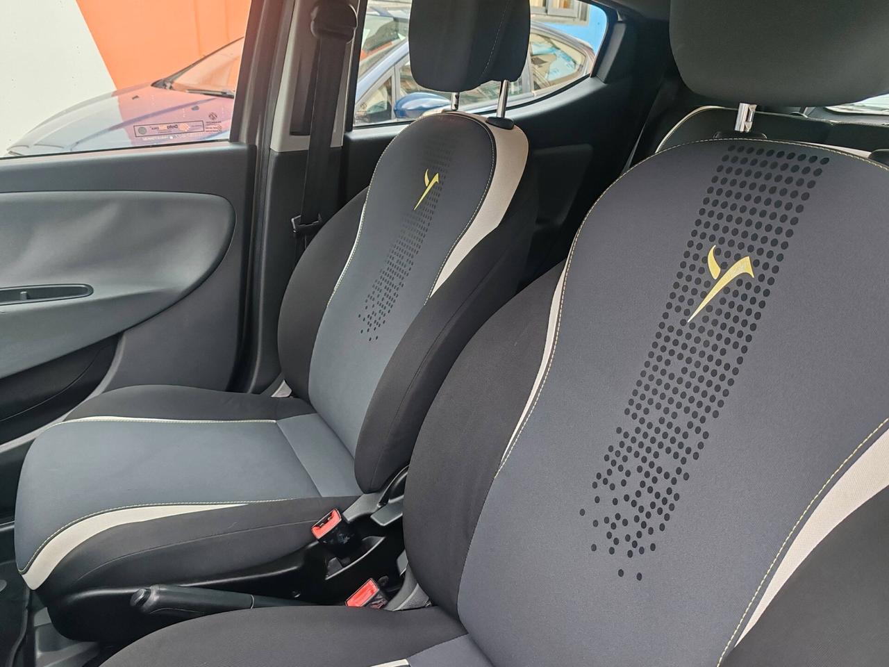 Lancia Ypsilon 1.2 69 CV 5 porte GPL BENZINA