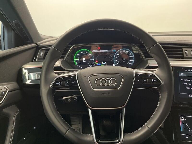 Audi Q8 e-tron Q8 Audi Q8 55 e-tron quattro 300,00 kW