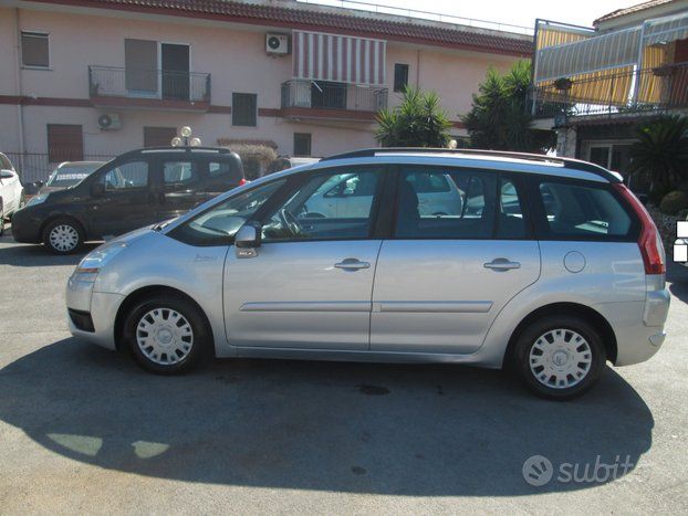 Citroen C4 2010 photo 2