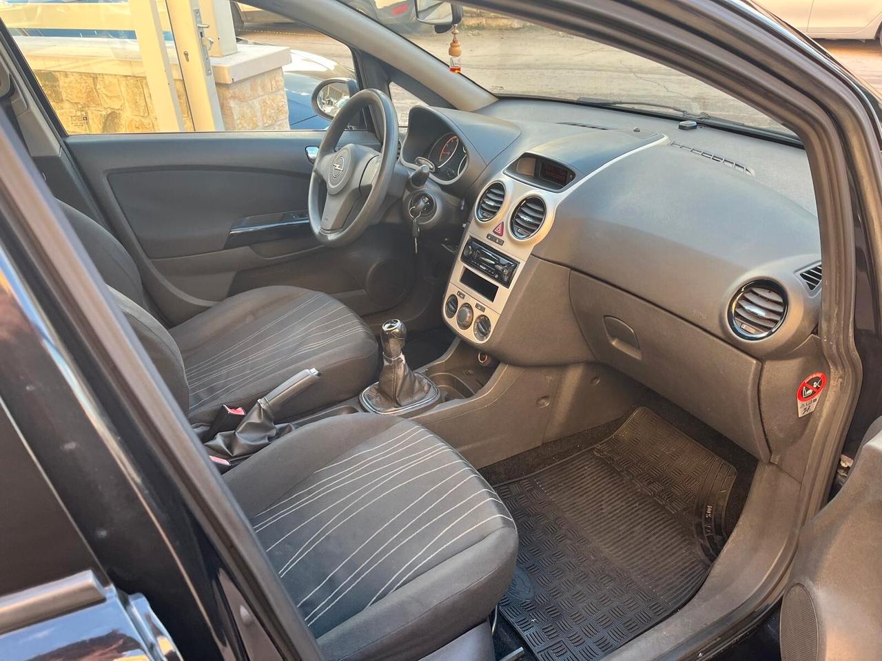 Opel Corsa 1.2 5 porte Cosmo