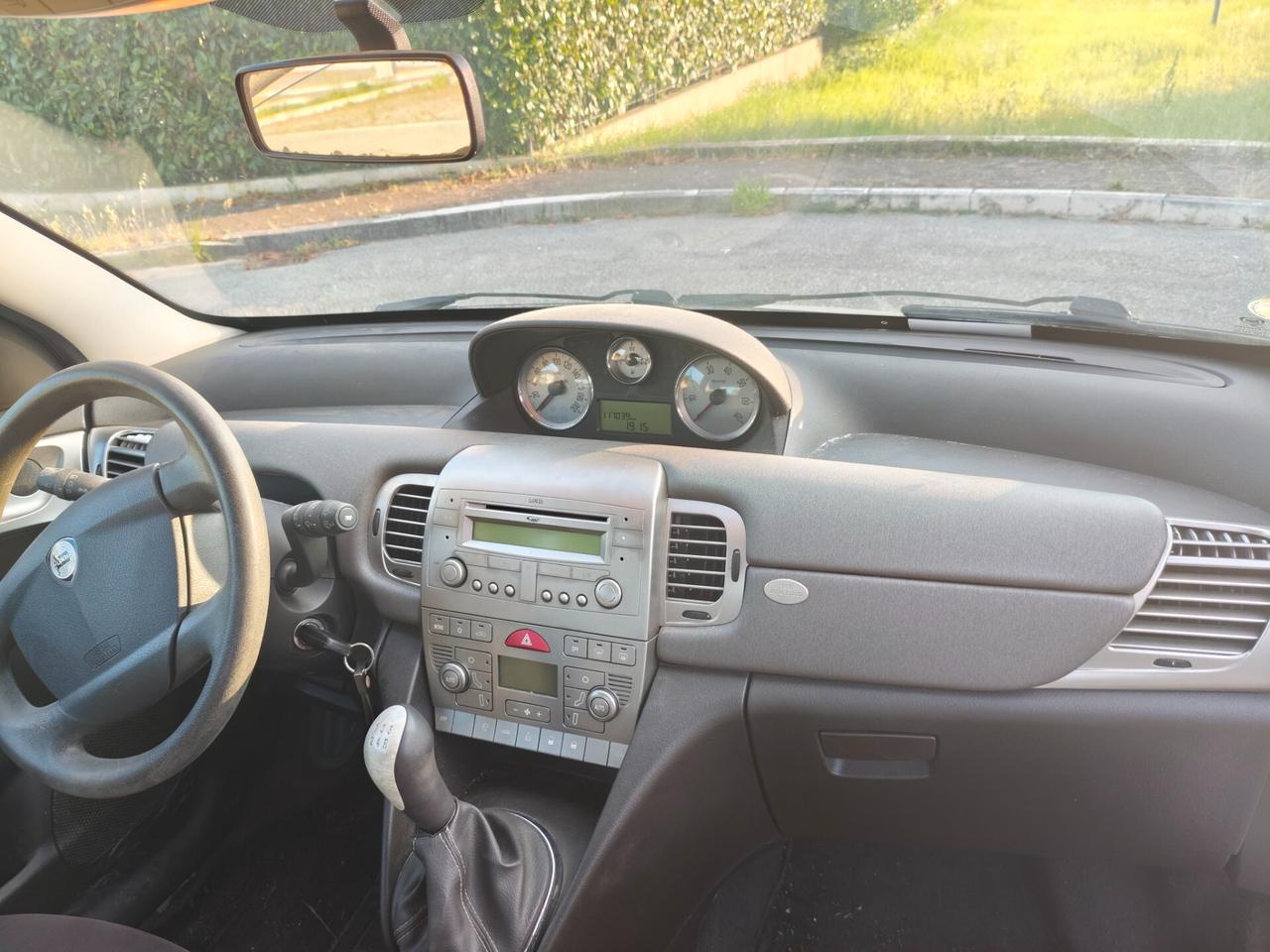 Lancia Ypsilon 1.3 diesel 115 000 km