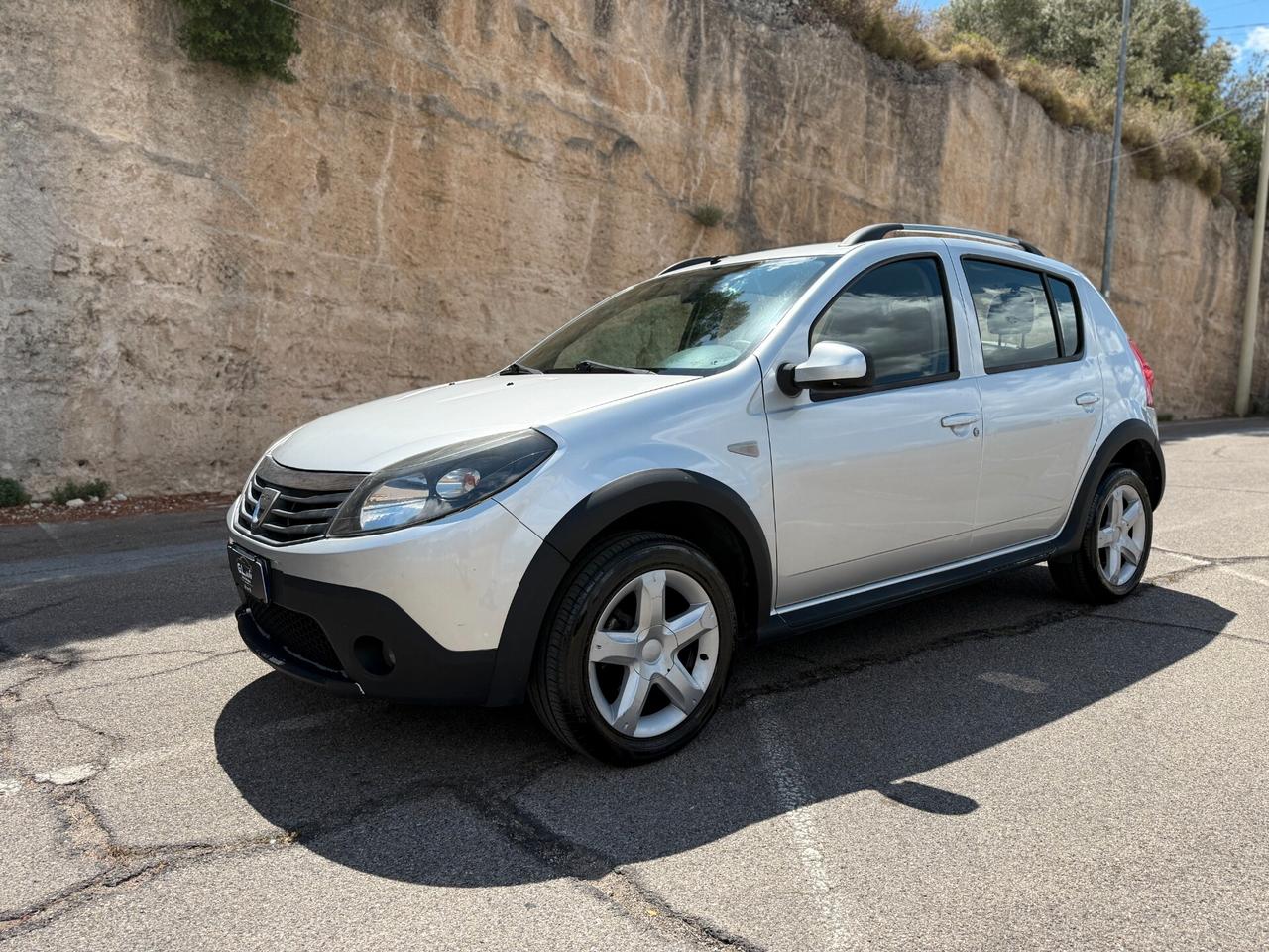 Dacia Sandero Stepway/1.5 90CV/NEOPATENTATI/CERCHI 16"