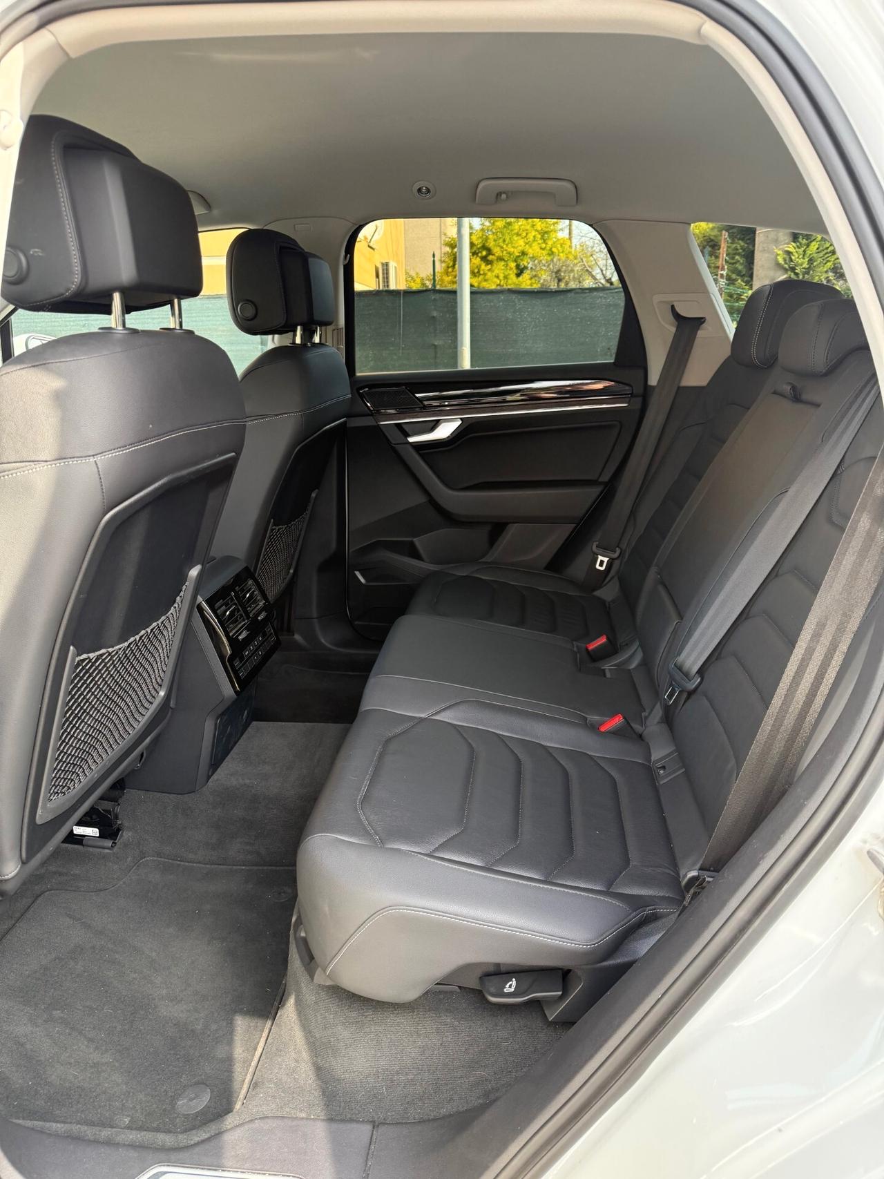 Volkswagen Touareg 3.0 V6 TDI - 4X4 - PELLE - NAV. - 12 MESI DI GAR.