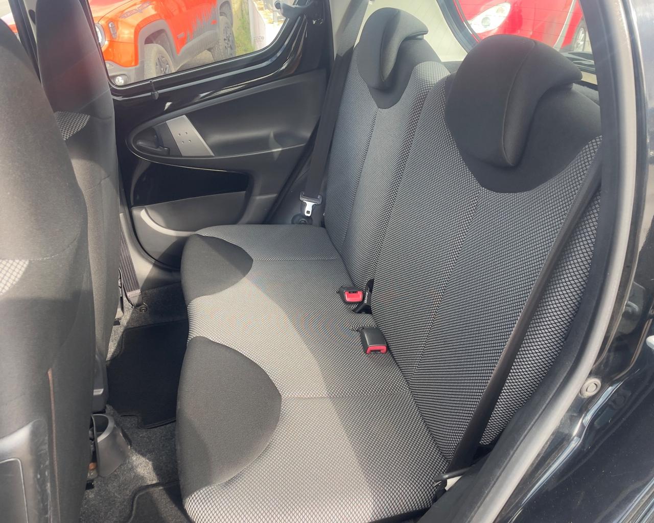 Toyota Aygo 1.0 12V VVT-i 5 porte Lounge Connect