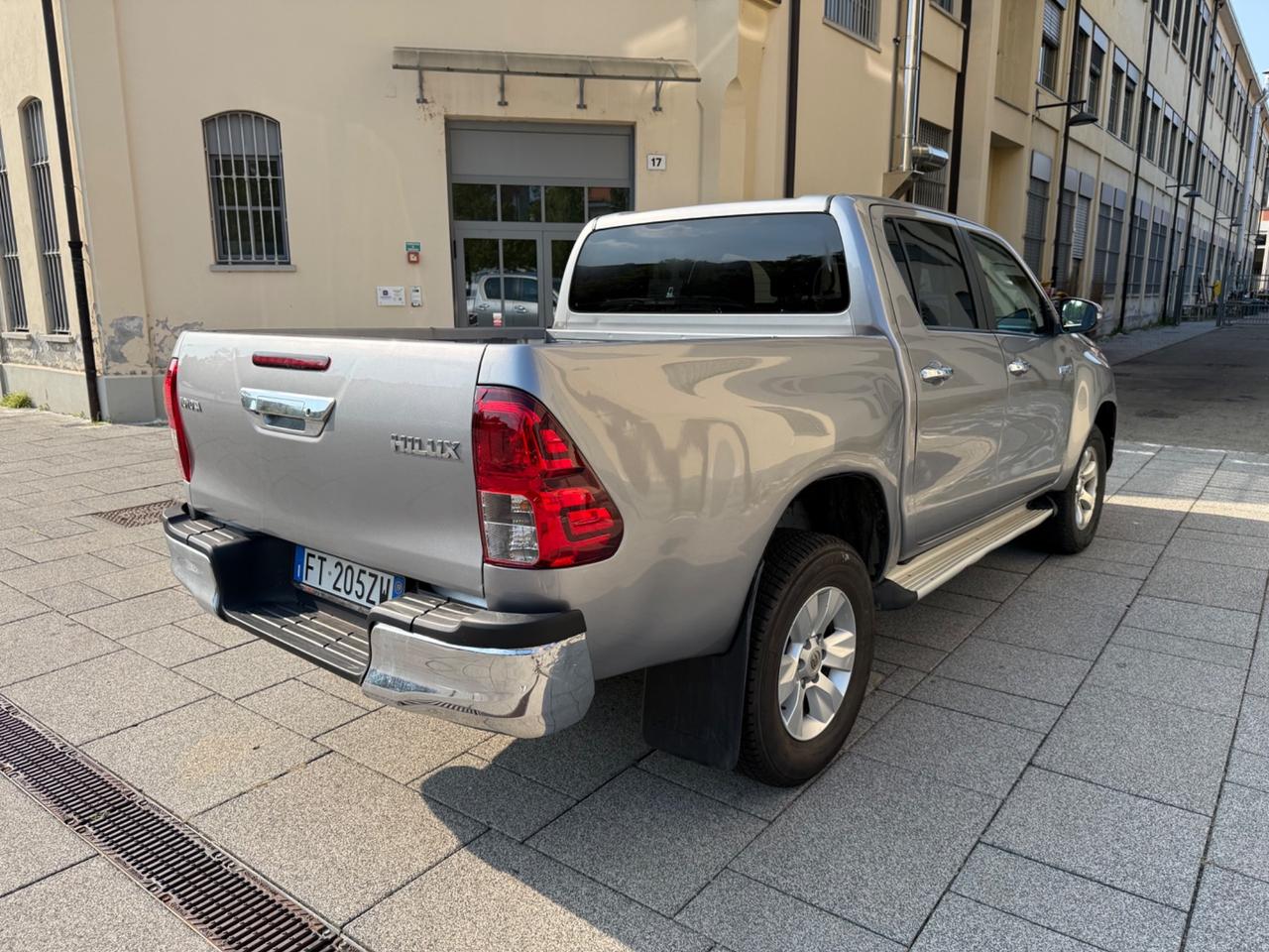 Toyota Hilux 2.4 D-4D 4WD 4 porte Double Cab Comfort