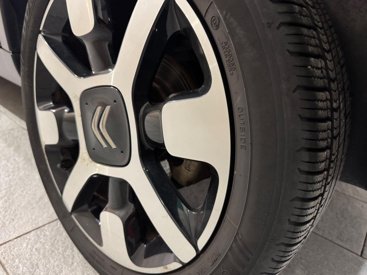 Citroen C4 Cactus BlueHDi 120 EAT6 Shine Pack IVA ESPOSTA