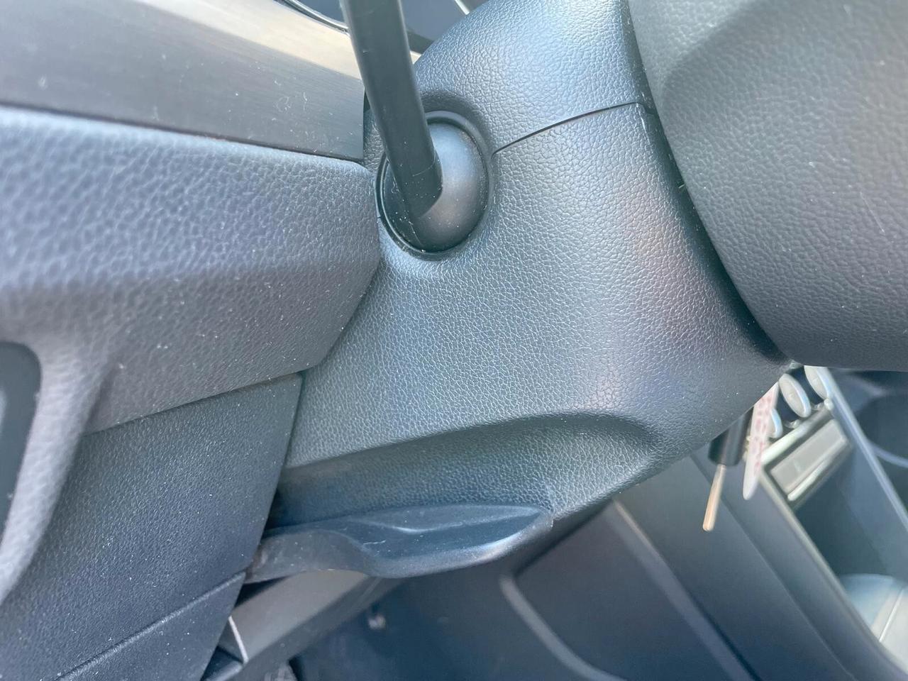 Volkswagen Touran 1.6 TDI Highline 7 POSTI