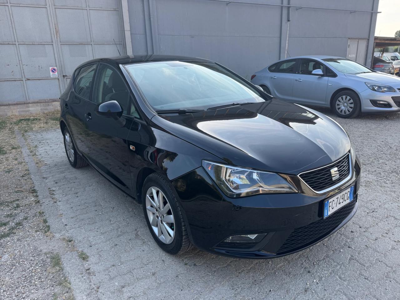 Seat Ibiza 1.4 TDI 75 CV 2016 neopatentato.