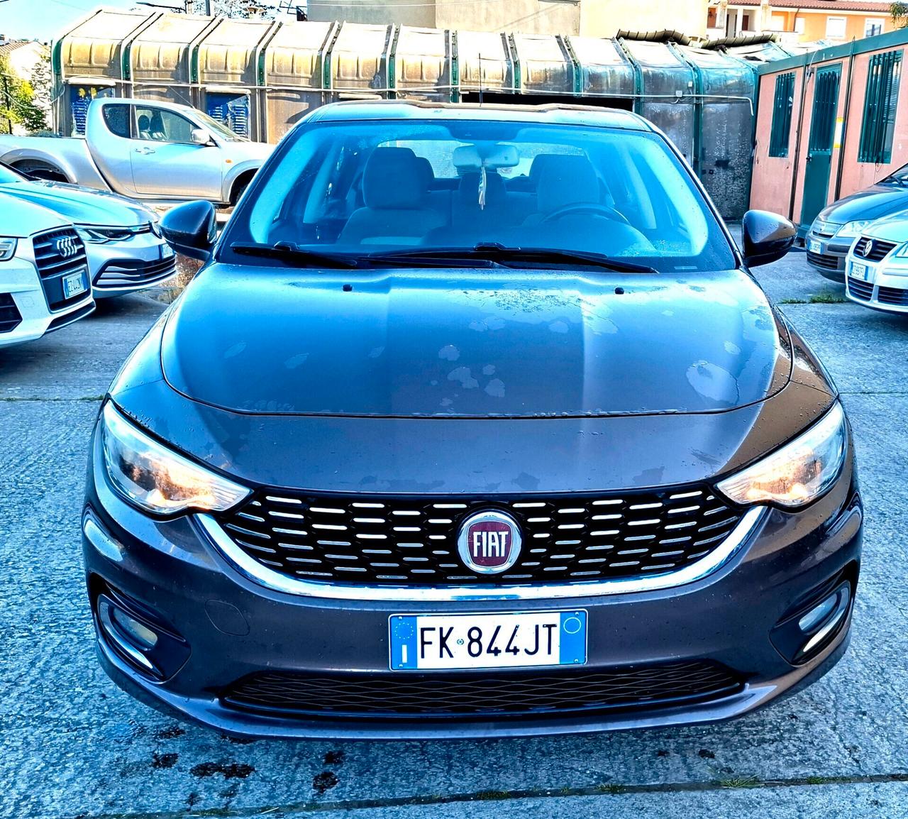 FIAT Tipo berlina mjet