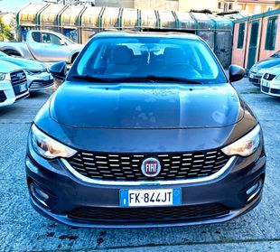 FIAT Tipo berlina mjet