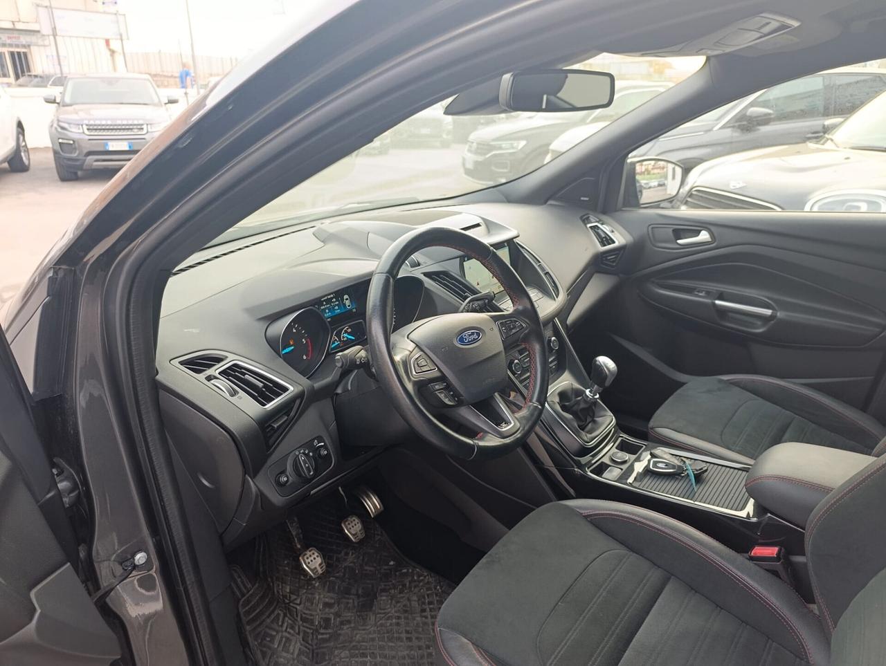 Ford Kuga 1.5 TDCI 120 CV S&S 2WD ST-Line