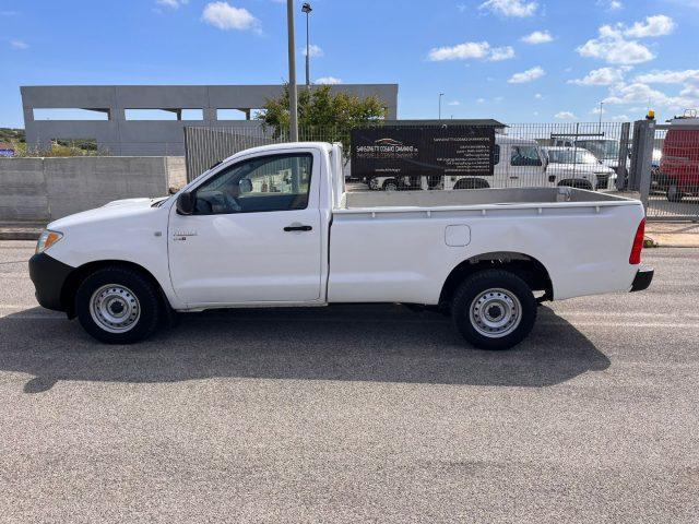 TOYOTA Hilux 2.5 D-4D 4X2 Pick-up 2 POSTI