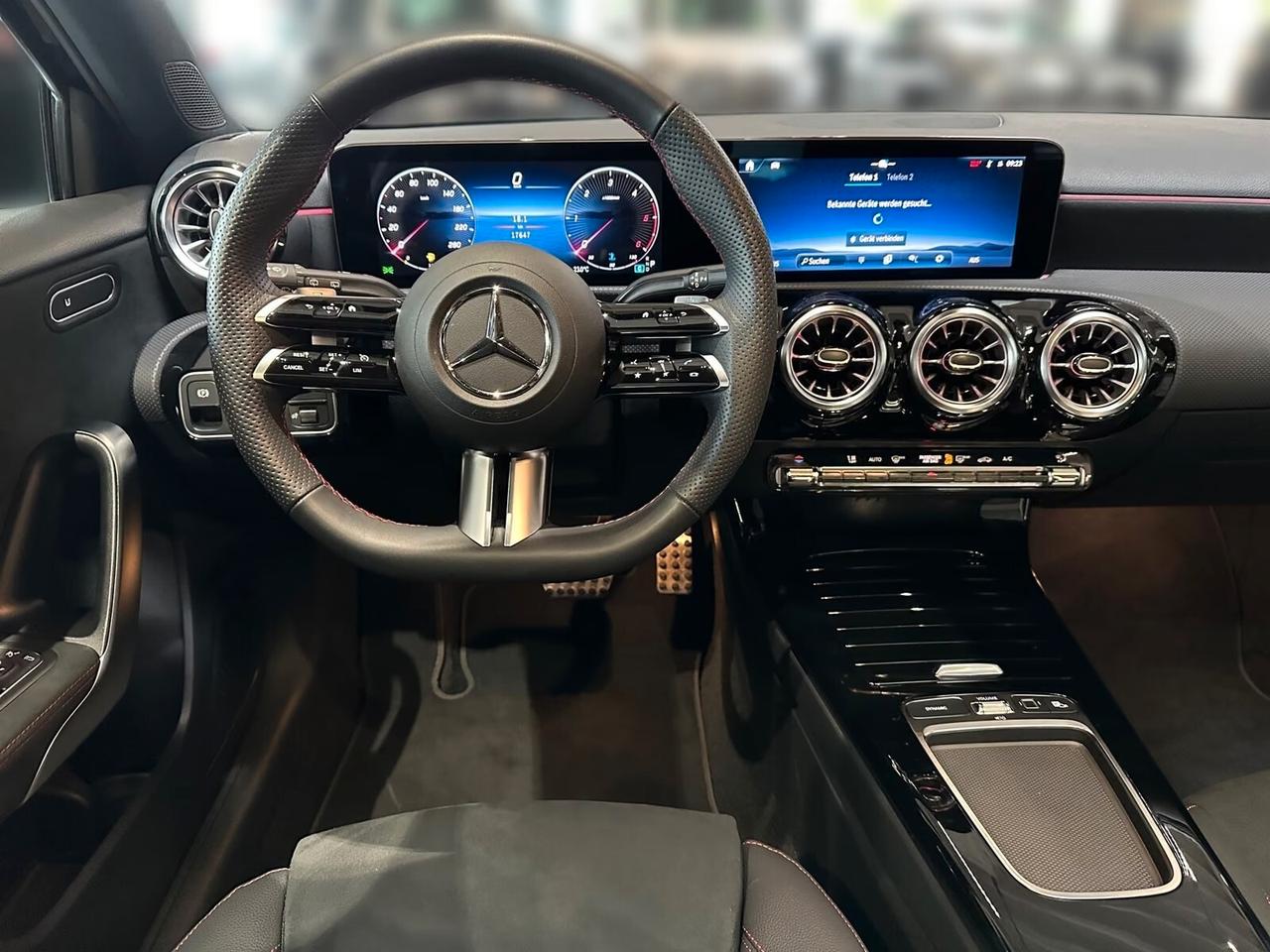 MERCEDES-BENZ*A200D*AMG-LINE*ADVANCED-PLUS*TETTO*LED*MBUX*18"*