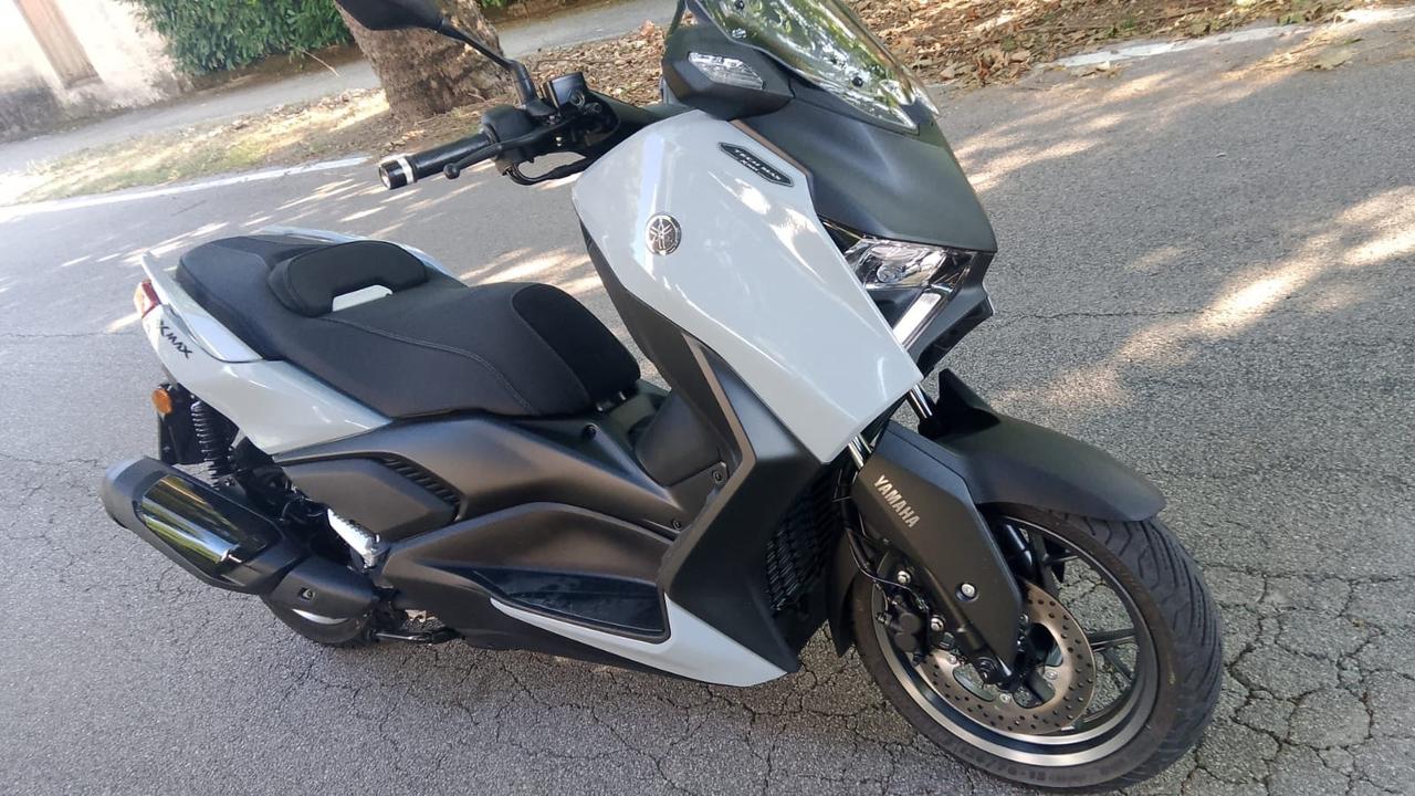 Yamaha X-Max 300 Tech Max