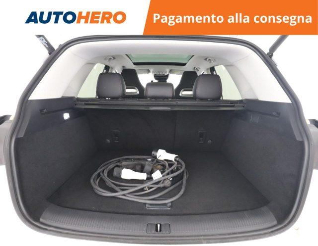 MG EHS Plug-in Hybrid Luxury