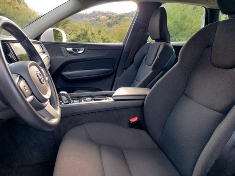Volvo XC60 XC60 B4 (d) AWD Geartronic Momentum Pro