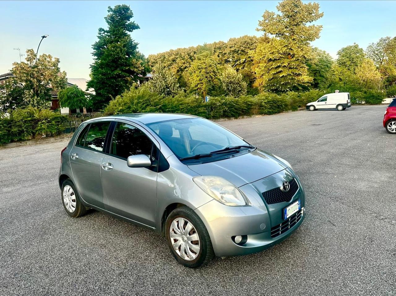 Toyota Yaris 1.3 5 porte Sol