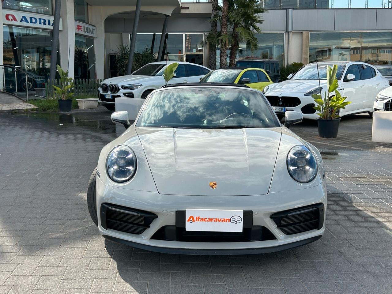 Porsche 992 911 Targa 3.0 4 GTS auto