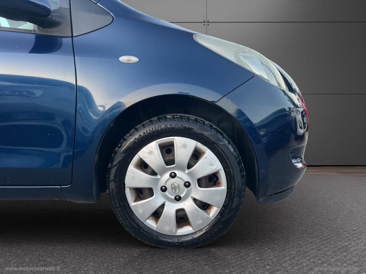 TOYOTA Yaris 1.0 5p.
