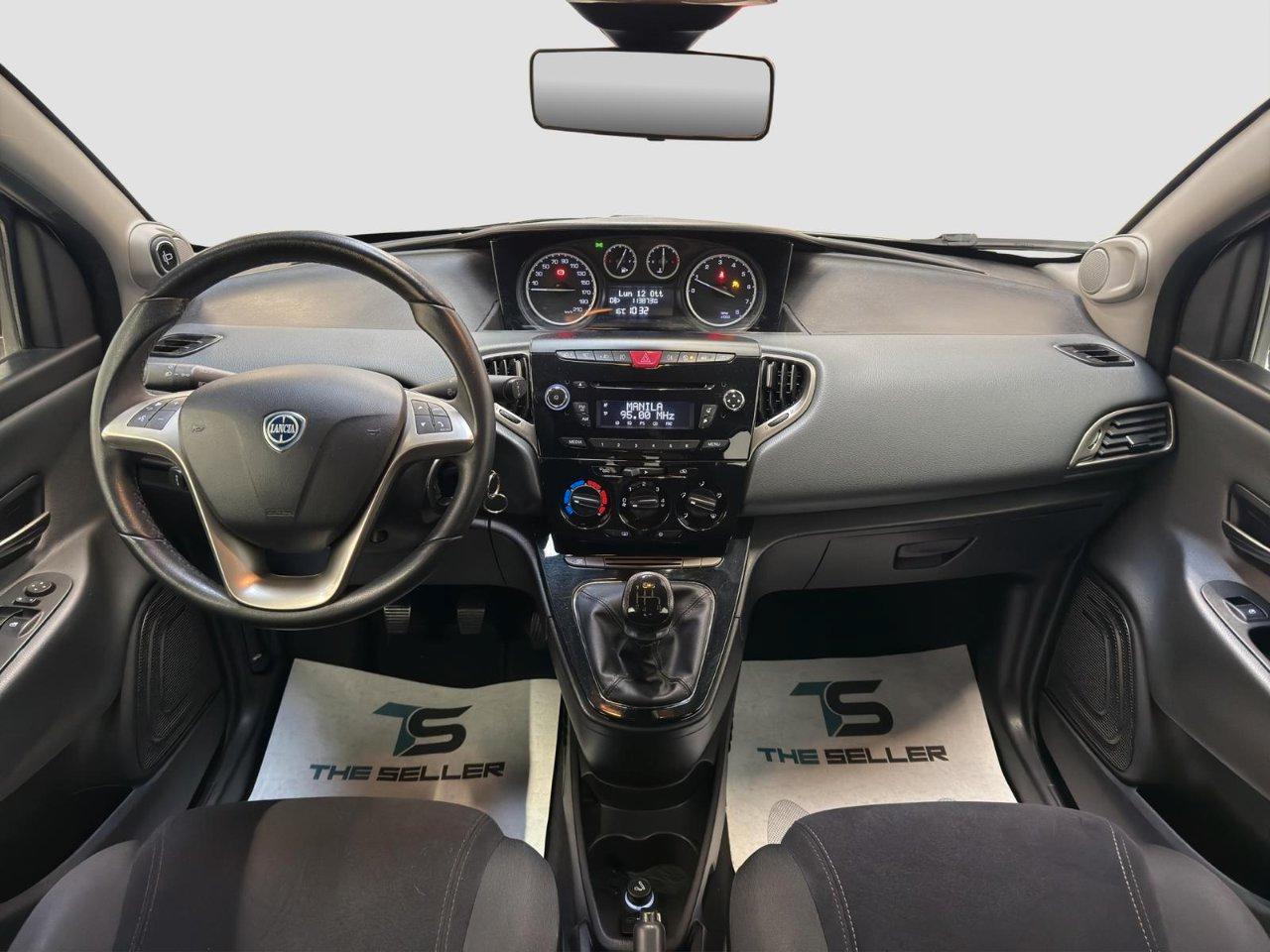 Lancia Ypsilon 5 Porte Ypsilon 1.2 8v Gold s&s 69cv E6