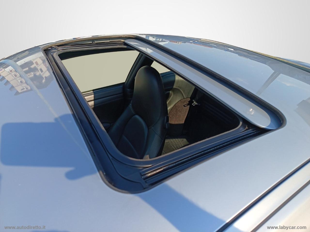 PORSCHE 996 Carrera 4 Coupé