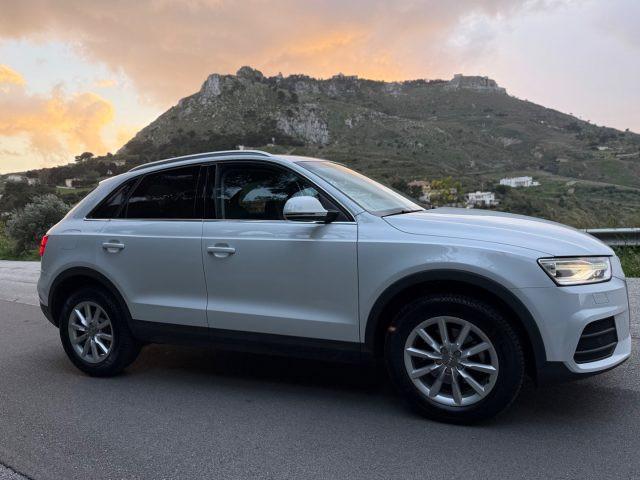 AUDI Q3 2.0 TDI 150 CV Business