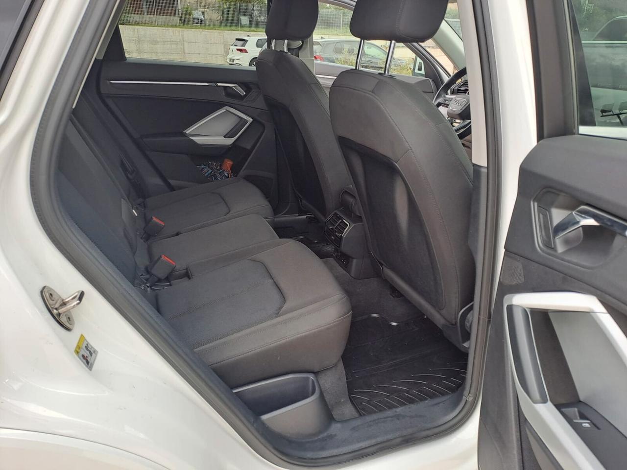 Audi Q3 35 TDI S tronic Business Advanced