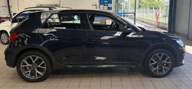AUDI A1 citycarver 30 TFSI Identity Contrast