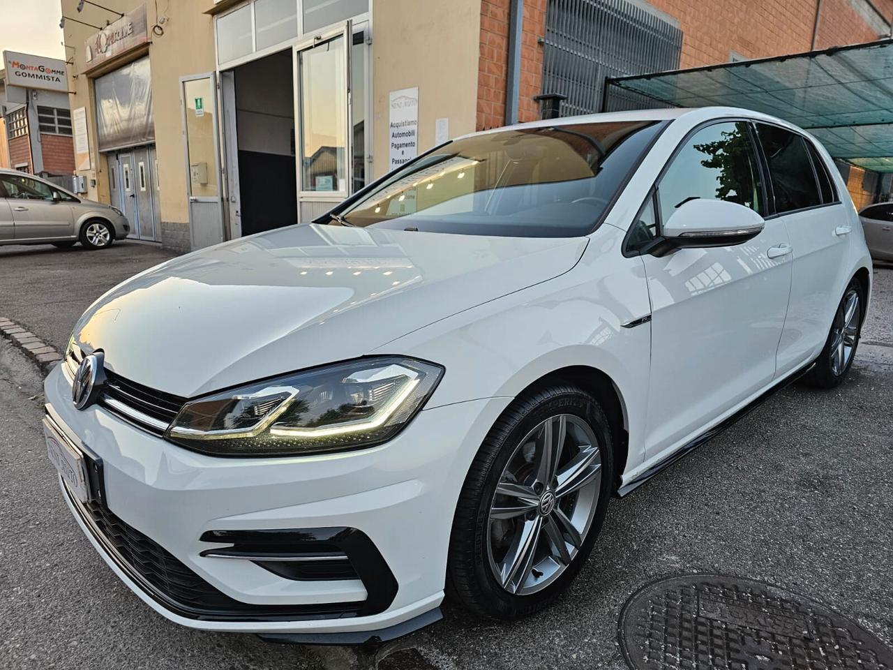 Volkswagen Golf 7.5 1.6 TDI 115cv R-Line*Bi-Xeno*Cockpit*Euro6*