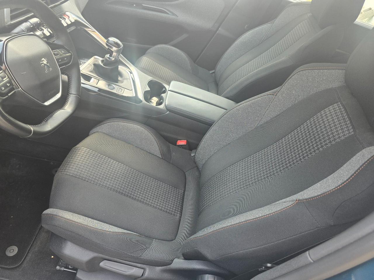 Peugeot 5008 BlueHDi 130 S&S Active Business