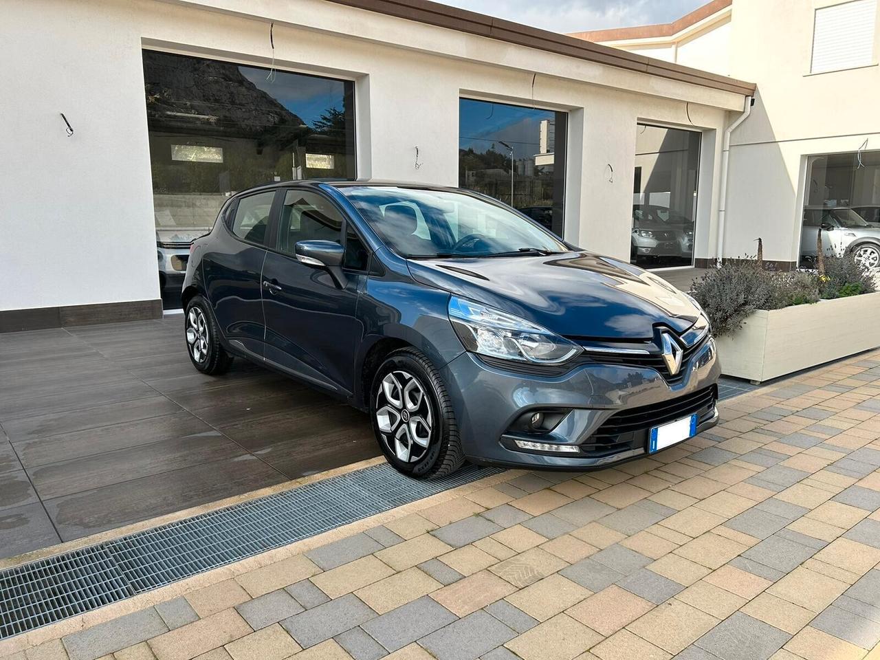 Renault Clio dCi 8V 90 CV 5 porte Moschino Life