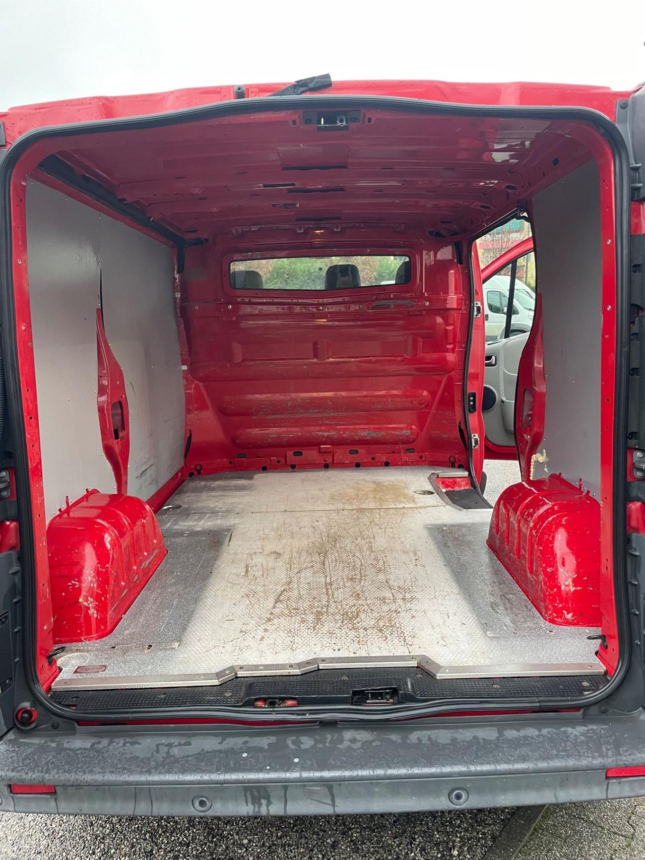 Opel Vivaro 2.0 CDTI 120CV anno 2013 pronto uso